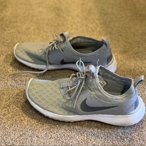 Nike gym shoes